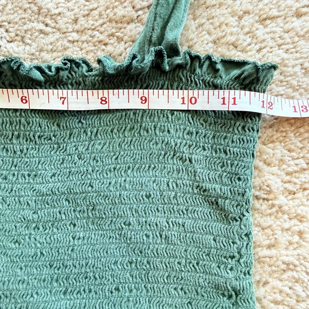 Me To We PacSun Sage Green Smocked Crop Tank Top Medium - Picture 4 of 9